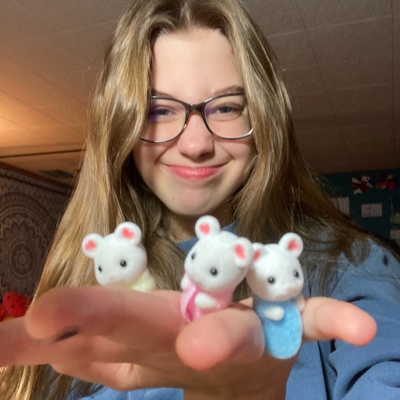 Meet your Posher, Annah - Picture 1 of 1